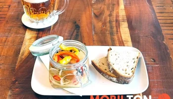 Bistro & Zahrádka Na Tenisu - Hořelické Nám. 1130