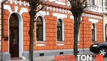 Hotel Zlatý lev - Na Valích 620