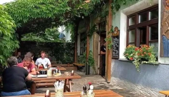 Restaurace a penzion U Hájků - Masarykovo Nám. 10