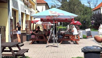 Restaurace u Otomanských & Penzion - Nymburská 132