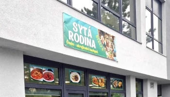 Sytá rodina - Husova 1/2965