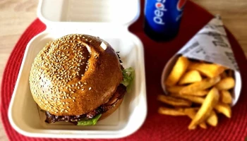 Ta Fabrika street food - Armádní