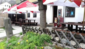 Zahradní Hospůdka u Gardnera - 33 Loket
