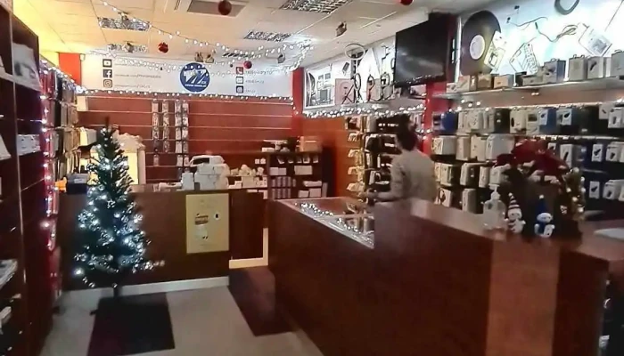 1mcz Prvni Mobilni Uvnitr - Slatina