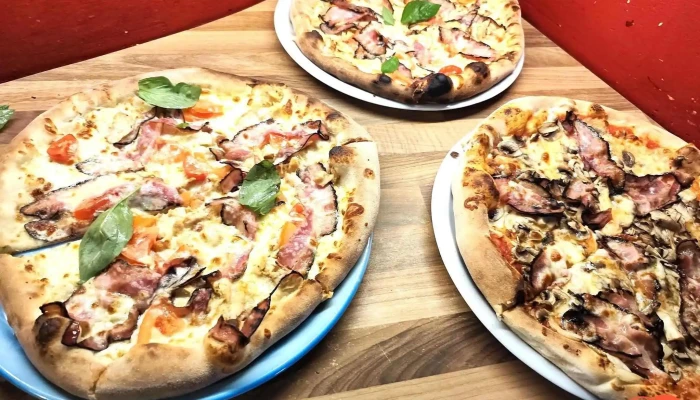 Adelante Pizzeria -  Pizza - Jizerní 293