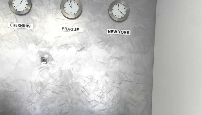 Apple Servis -    Iphone Point Revolucni Opravna Mobilnich Telefonů - Praha 1