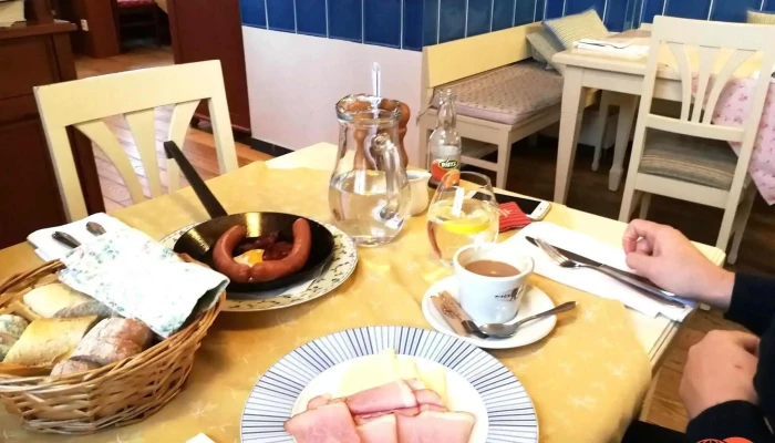 Babiccina Zahrada Jidlo A Piti - Tovární 536