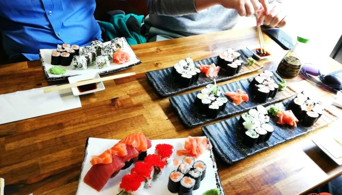 Bb Sushi Bar Noodle Jidlo A Piti - Mladá Boleslav Ii