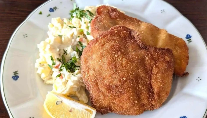 Bechneruv Statek Restaurace Rizek - Masarykovo Nám. 18