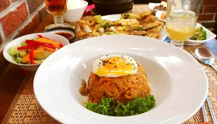 Bibimbap Korea -  Nasi Goreng - Praha 3-žižkov