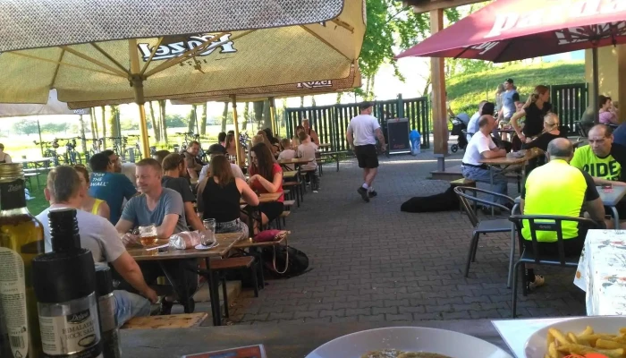 Bikers Bar Vodarna Vzhled A Atmosfera - K Vodojemu 534