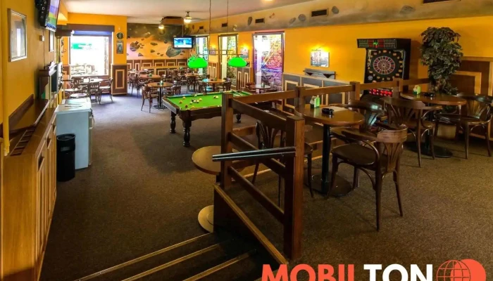 Billiard Club U Brany Vzhled A Atmosfera - Beroun