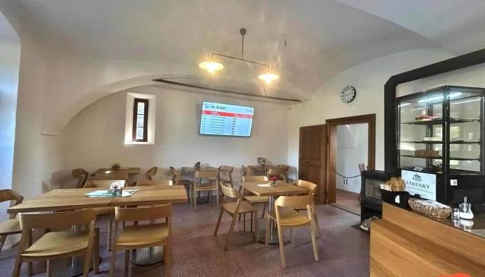 Bistro -    Zamek Zleby Vse - Zámecká 1