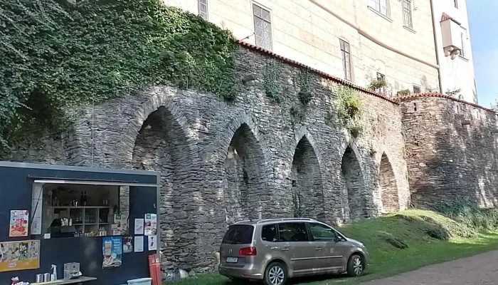 Bistro -    Zamek Zleby Webova Stranka - Zámecká 1
