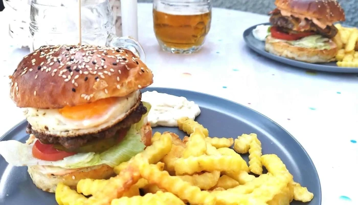 Bistro Burger Telefon - Zbraslavice