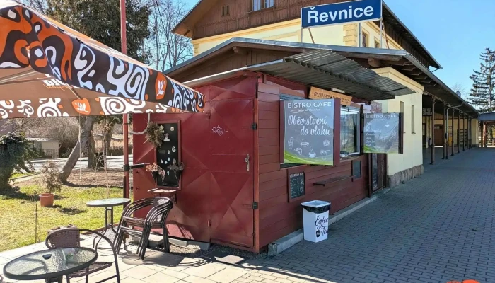 Bistro Cafe Nadrazi Revnice Vse - Pod Lipami