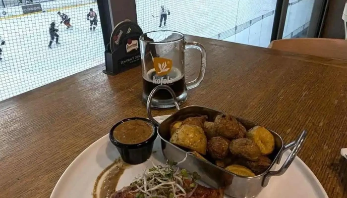 Bistro Merkur Ice Arena -  Jidlo A Piti - Škroupova 1827