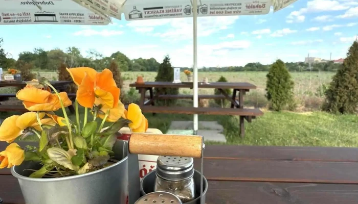 Bistro Na Konci Cesty -  Nejnovejsi - Louny Ev. Číslo 2500, 44001, 50.3662458n 13