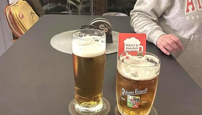Bistro Na Stadionu -  Jidlo A Piti - Ke Stadionu 1032