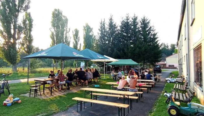 Bistro Na Stadionu -  Od Vlastnika - Ke Stadionu 1032