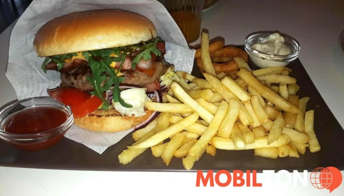 Bistro Naproti -  Hranolky - Osvoboz. Pol. Vězňů 3355