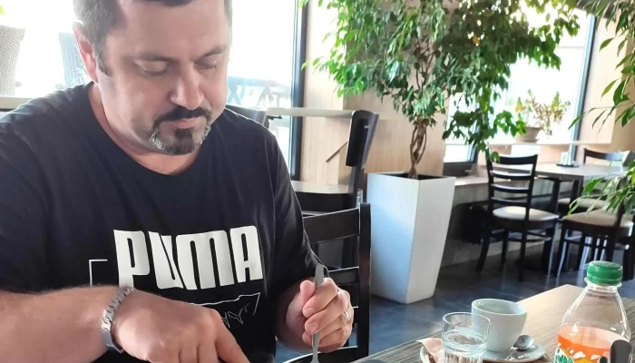 Bistro Naproti -  Oblast - Osvoboz. Pol. Vězňů 3355