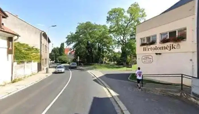 Bistro Pomysleni Street View A 360deg - Kolín Iii