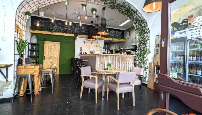 Bistro Rezava Vzhled A Atmosfera - Dlouhá 211/10