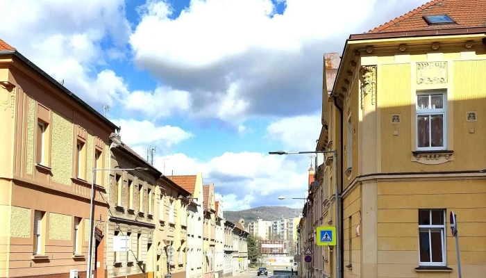 Bistro U Lexy -  Hledam - 31, České Armády 932