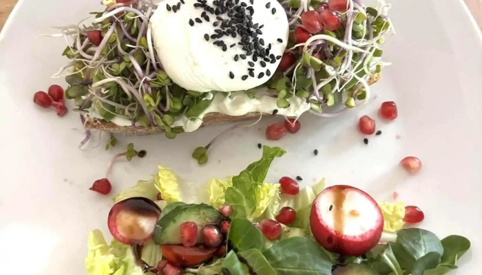 Bistro Za Rohem -  Jidlo A Piti - Mládežnická 422
