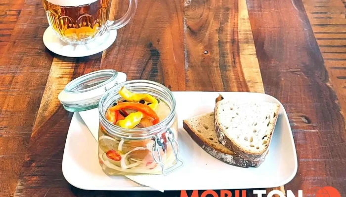 Bistro & Zahrádka Na Tenisu - Hořelické Nám. 1130