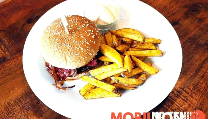 Bistro Zahradka Na Tenisu Hranolky - Hořelické Nám. 1130
