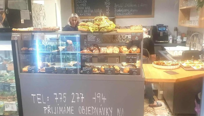 Bistro Zastavka Vzhled A Atmosfera - Nádražní