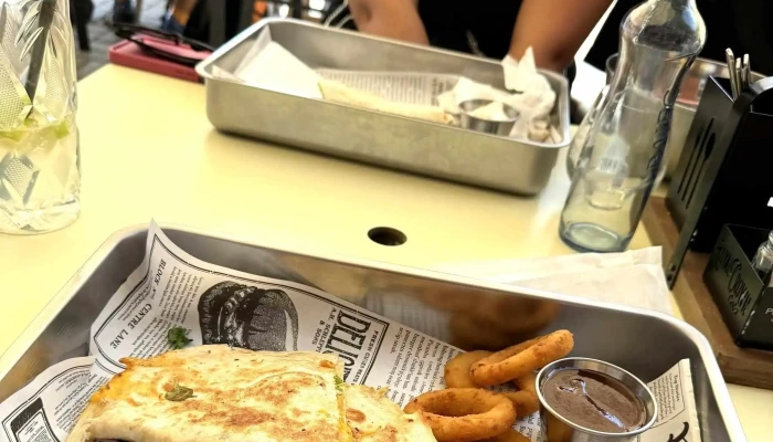Bistrofooddrinkscoffee V Konirnach 519 - V Konírnách 519