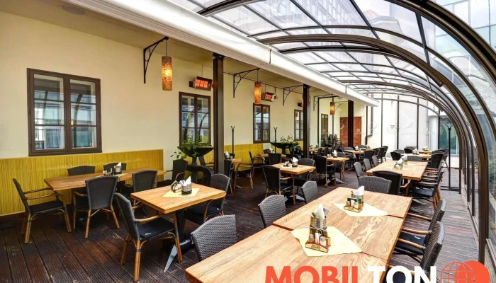 Bredovsky Dvur Vzhled A Atmosfera - Nové Město