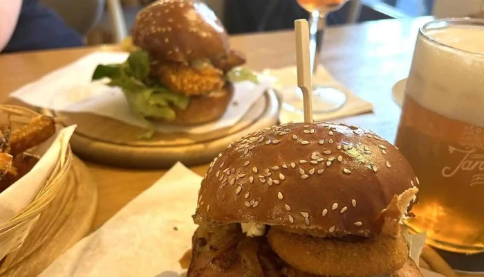 Burger Bar Brothers Nejnovejsi - Dlouhá 211