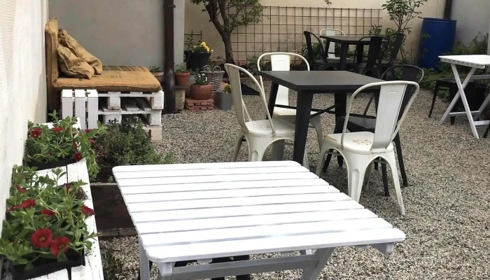 Cafe Music   Kavarna S Rodinnou Prazirnou Vse - Rakovník I