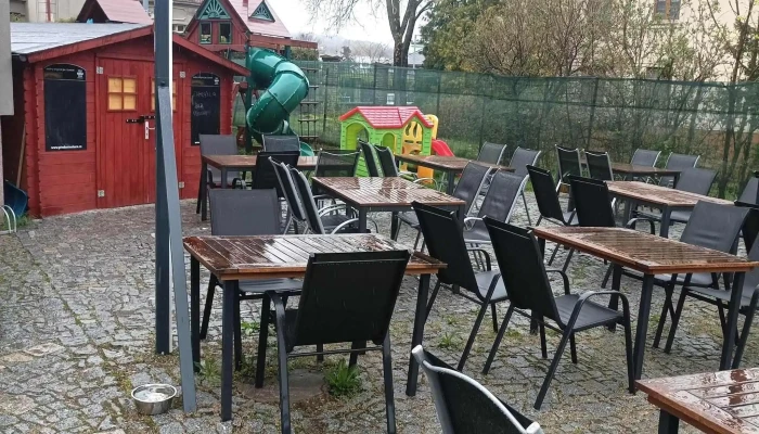 Cafe Restaurant Benesova 6 Vzhled A Atmosfera - Benešova 6