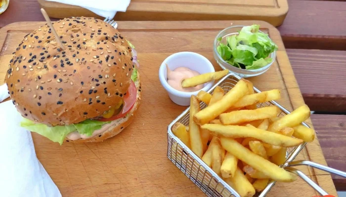 Centrum U Pristavu Hamburger - Na Kapli 387