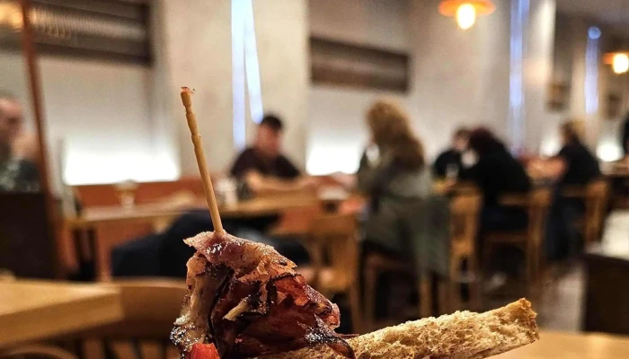 Charlies Fork Restaurace - Třída Tomáše Bati 201 760 01