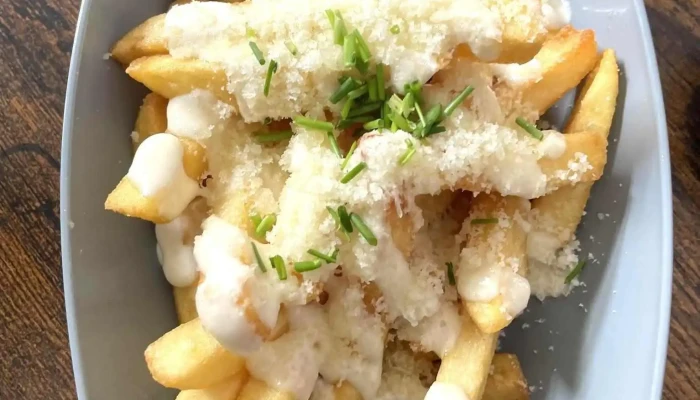 Chicken Legend -  Poutine - Ul Tyršova 1001 272 01