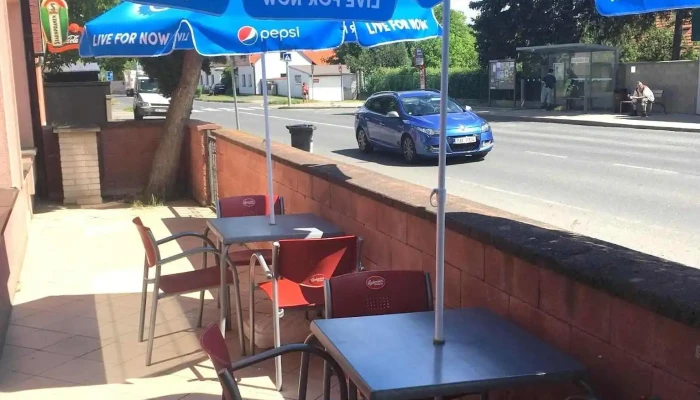 Cinska Restaurace Bamboo Garden Vzhled A Atmosfera - Mělnická 232