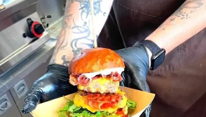 Circus Burger -  Jidlo A Piti - Czech Republic