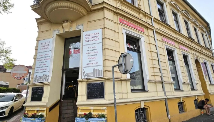 Coffee Books Decinska Kulturni Kavarna Jak Se Dostat - Pohraniční 462/3