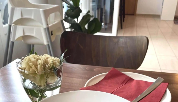 Colonia Bistro -  Telefon - Kolín Ii