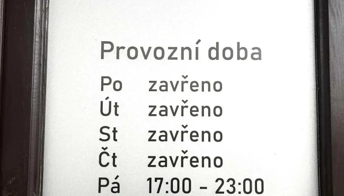 Country Club West Star -  Menu - Nerudova 853