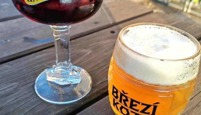 Craft Beer Pub -    U Skvoru Jidlo A Piti - Václavská 64