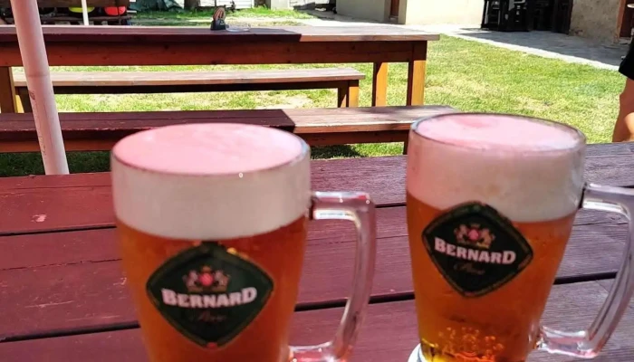 Cukrarna A Obcerstveni Veltruby Jidlo A Piti - Veltruby-kolín 2