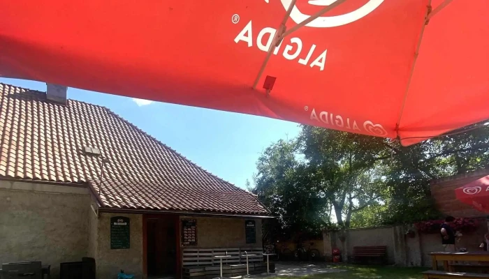 Cukrarna A Obcerstveni Veltruby Kavarna čajovna - Veltruby-kolín 2