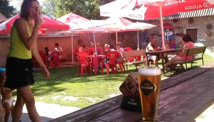 Cukrarna A Obcerstveni Veltruby Vzhled A Atmosfera - Veltruby-kolín 2